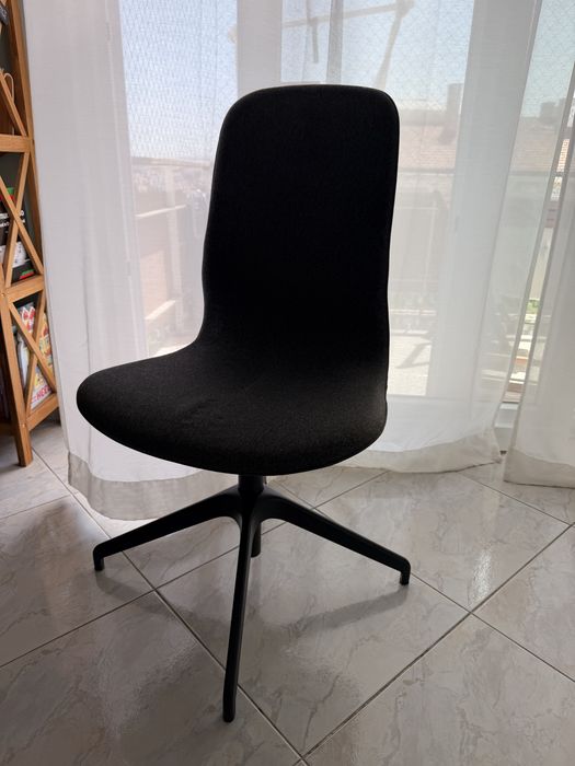 Cadeira Langfjall Ikea cinzenta costas altas
