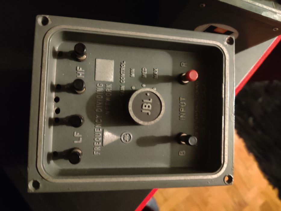 Crossovers JBL modelo 3110