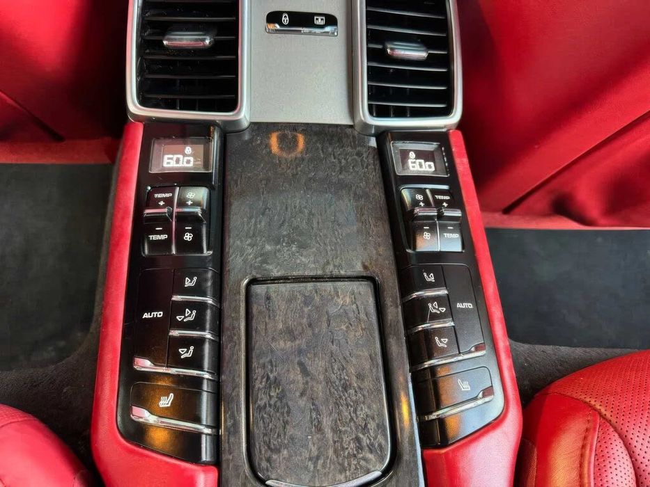 Porsche Panamera 4S      2015