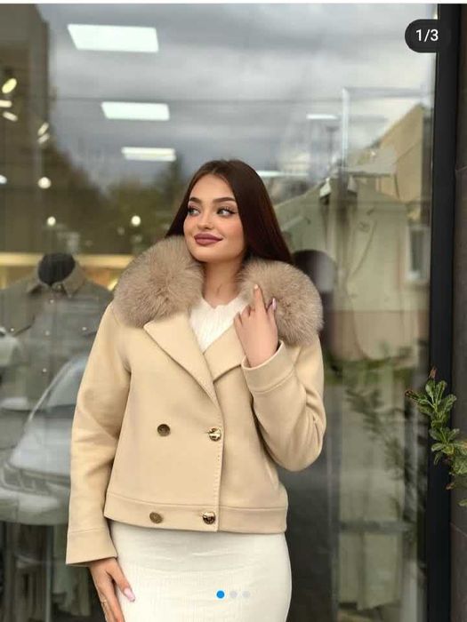 Пальто натуральне з песцом