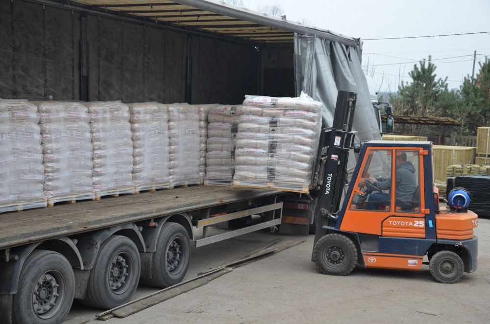 Pellet pelet drzewny transport HDS winda OLCZYK MAXIMER BARLINEK