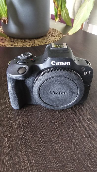 Máquina Canon R100