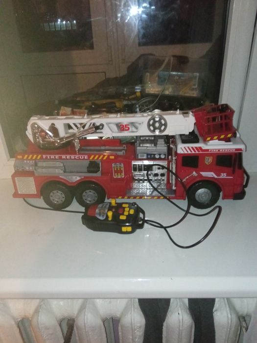 Пожарна машина на пульту