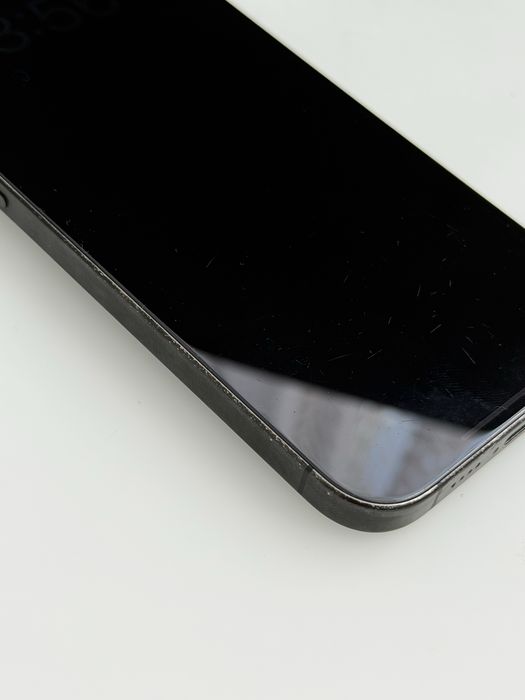 Iphone 16 pro max icloud. На запчастини