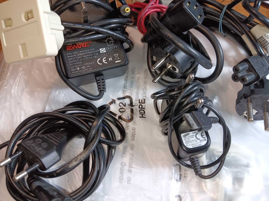 Material Elétrico Diverso (Pequenos Motores, cabos ligação e outros