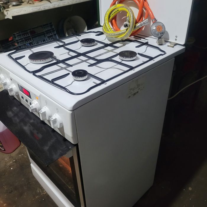 Kuchenka Gazowo Elektryczna 50cm  z rożnem