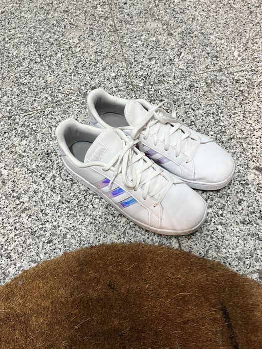 Ténis Adidas tam 40