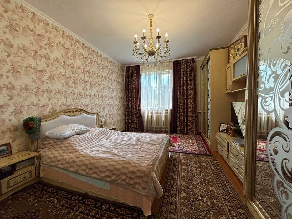 Продаж 2 поверхового будинку з гаражем і ділянкою, вул. Шевченка 15