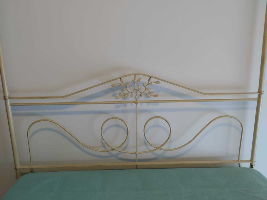 Estrutura de Cama em Ferro com Dossel - (Maggion)