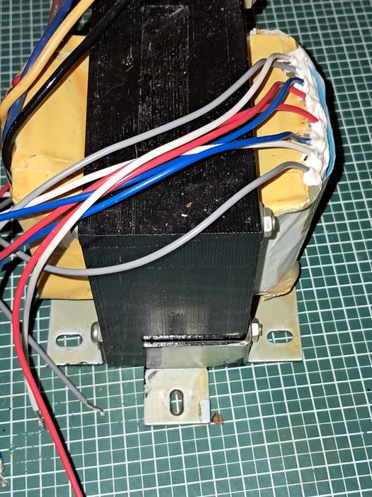 Transformador 4x14V 400VAs