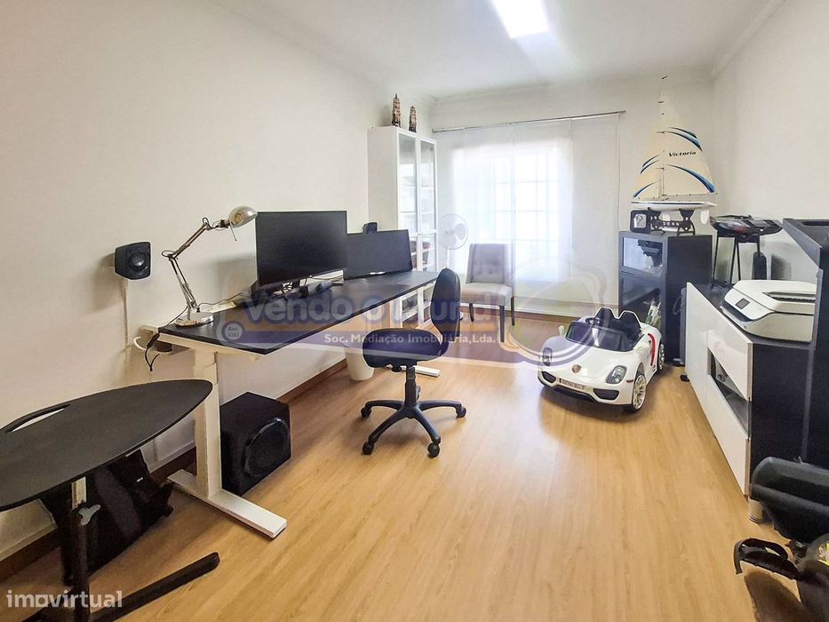 Apartamento T4 em Benavente (B659)