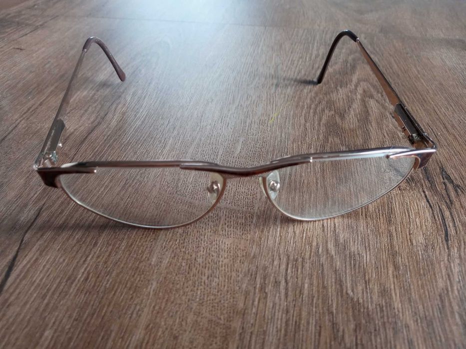 Sprzedam oprawki / okulary korekcyjne z lat 90.