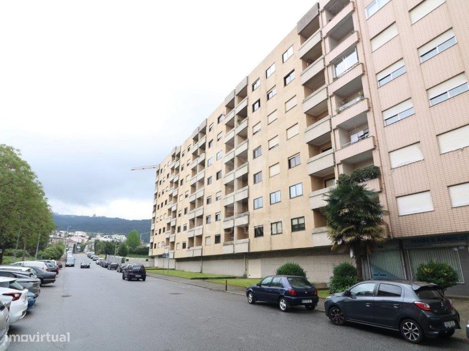 Venda Apartamento T2, em Lamaçães, Braga