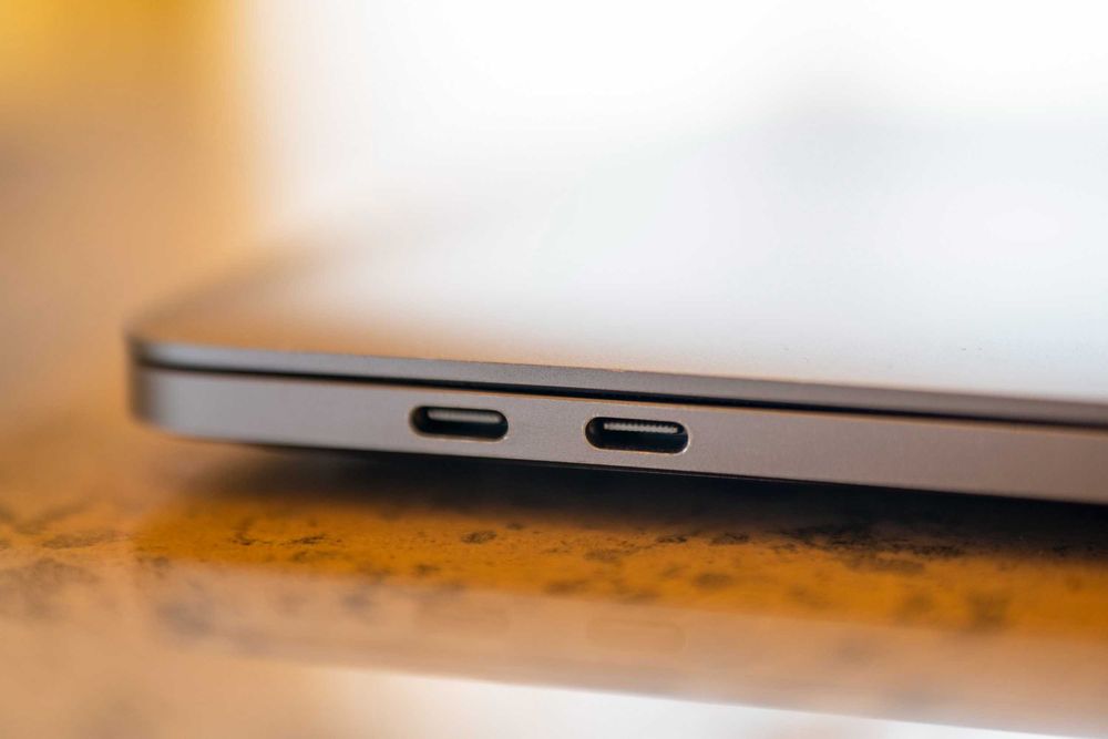 MacBook Pro 13” 2020 i5 | 16GB RAM | 512GB SSD | Touchbar