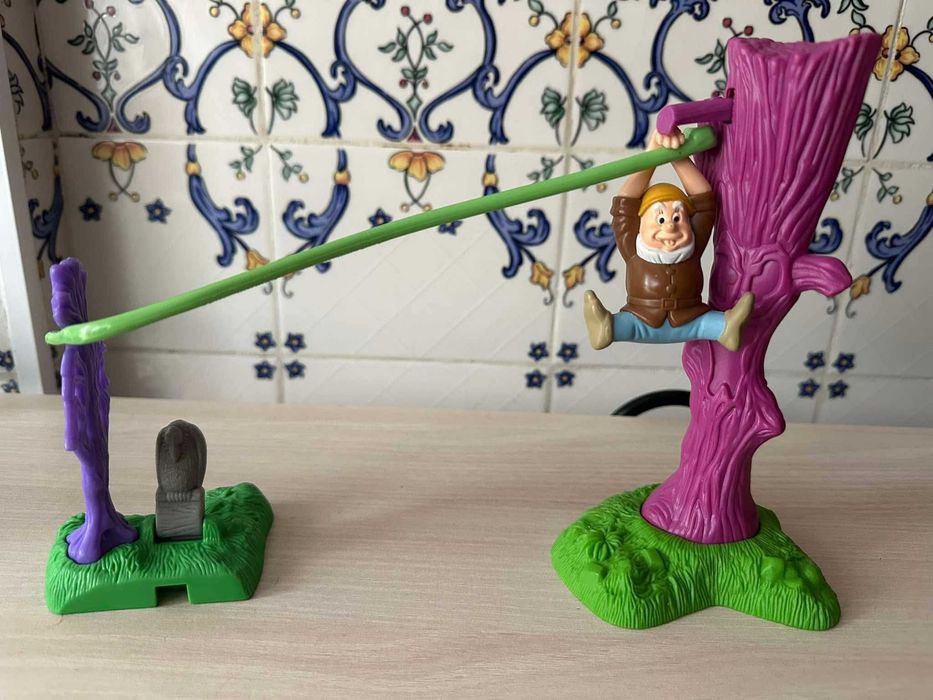 Princesas figuras Branca de neve sete anoes disney bonecos monstros companhia tarzan livro da selva hercules peter pan capitao pequena sereia barcos