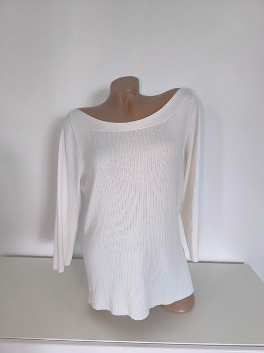 Светр сведрик тоненький на 50-52 розмір