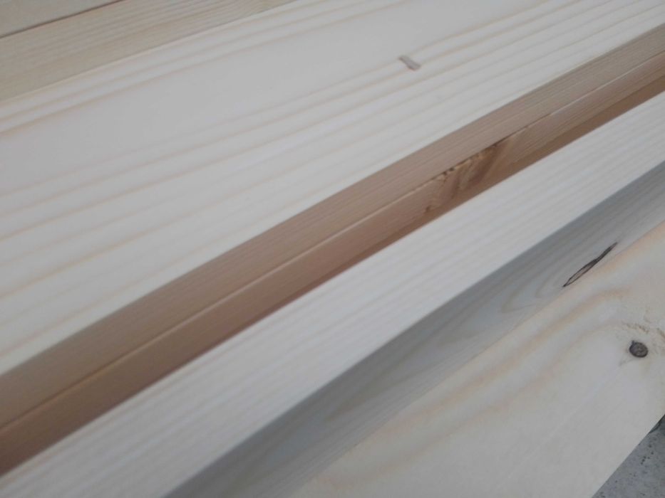 Nowa deska heblowana świerkowa