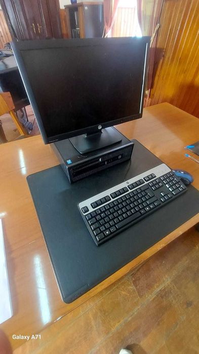 HP Desktop Computer with i7 + 17-Inch Monitor, Mouse + Keyboard64284408571649122
