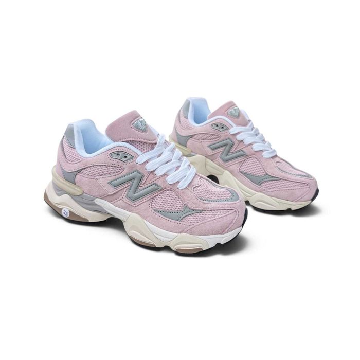 Жіночі кросівки New Balance 9060 рожеві