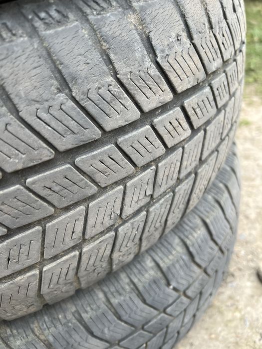 Opony zimowe 215/65 R16 używane
