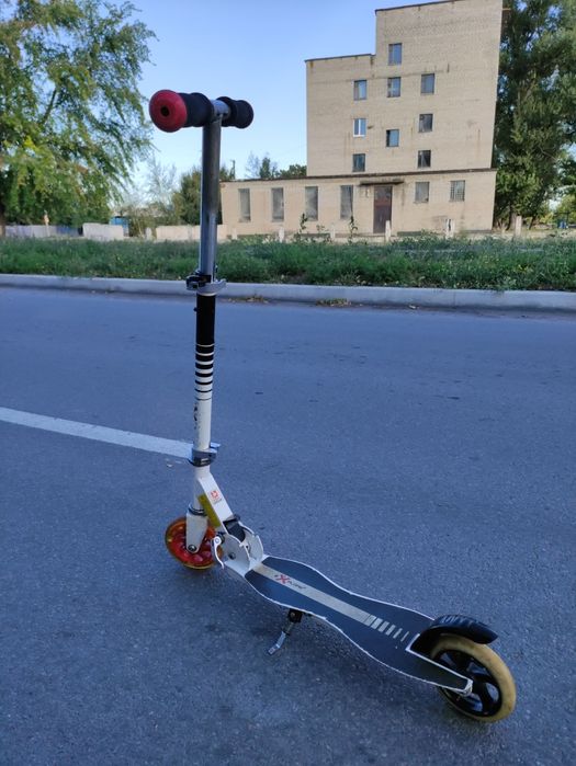 Продам детский самокат