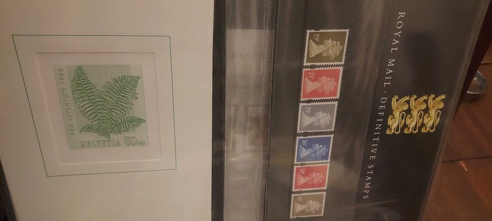 ROYAL MAIL PRESENTATION PACKS. UM RARO ALBUM DE 1986. VEJAM  fotos.