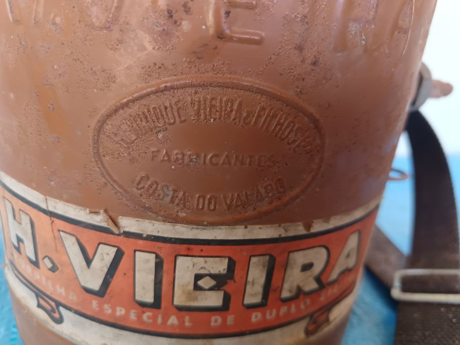 Pulverizador antigo agrícola