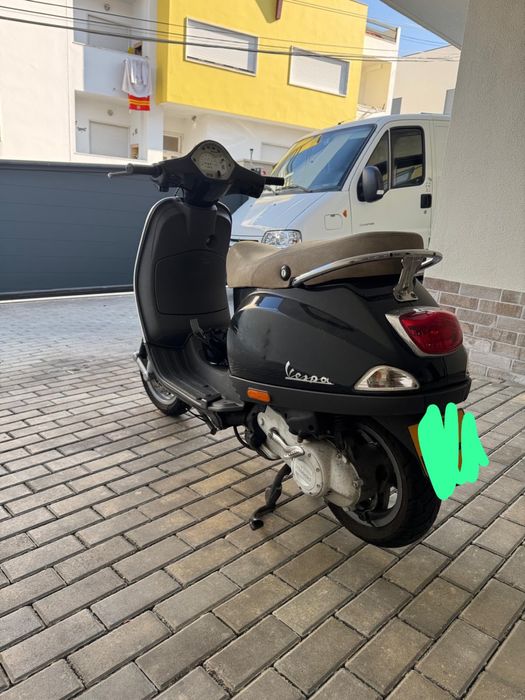 Vespa lx 50  preta