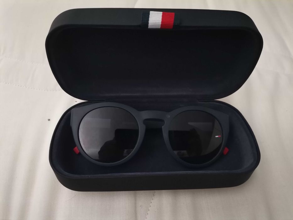 Óculos de Sol Tommy Hilfiger como novos