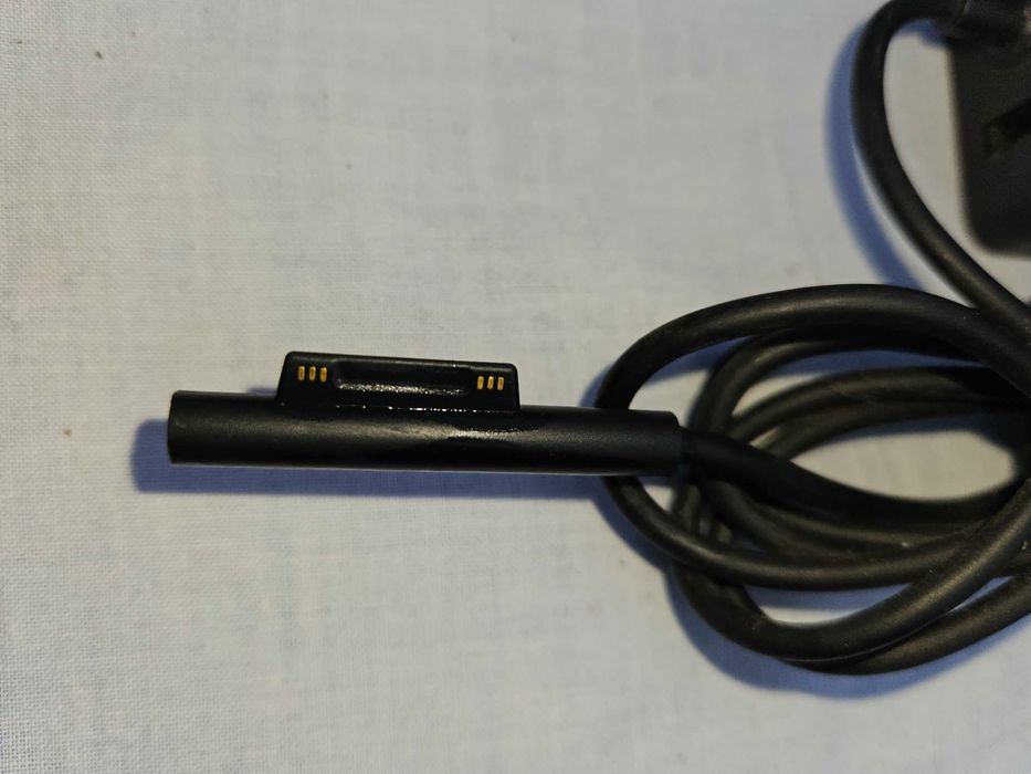 # Zasilacz Microsoft  wtyk magnetic mod. 1626 używane - sprawne