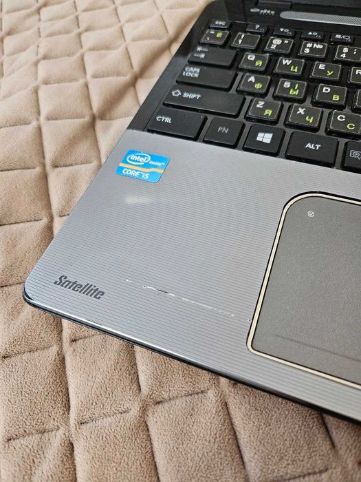 TOSHIBA Satellite L55-A5284