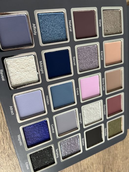 Cosmic Brushes paleta cieni Cooltrals