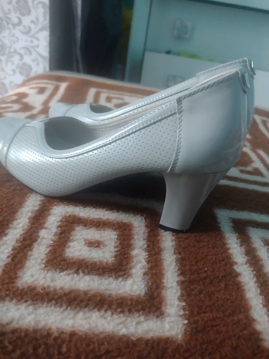 Czółenka na obcasie rozm. 38