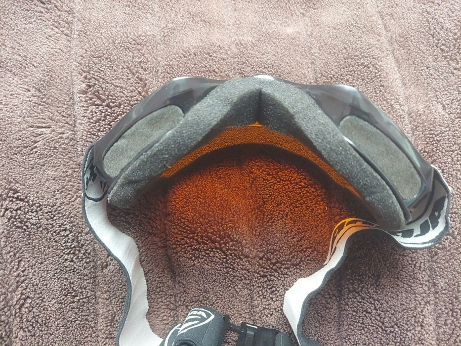 Маска гірськолижна фірми Alpina оригінал 

Подвійна лінза ))

Заміри о