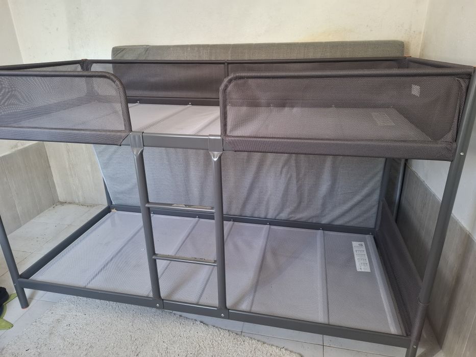 Cama beliche  . retira em Sintra