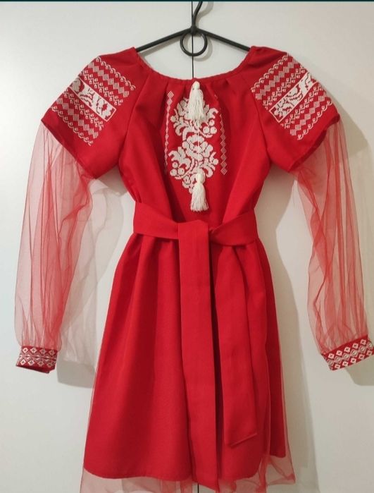 Продам  сукню вишиванку