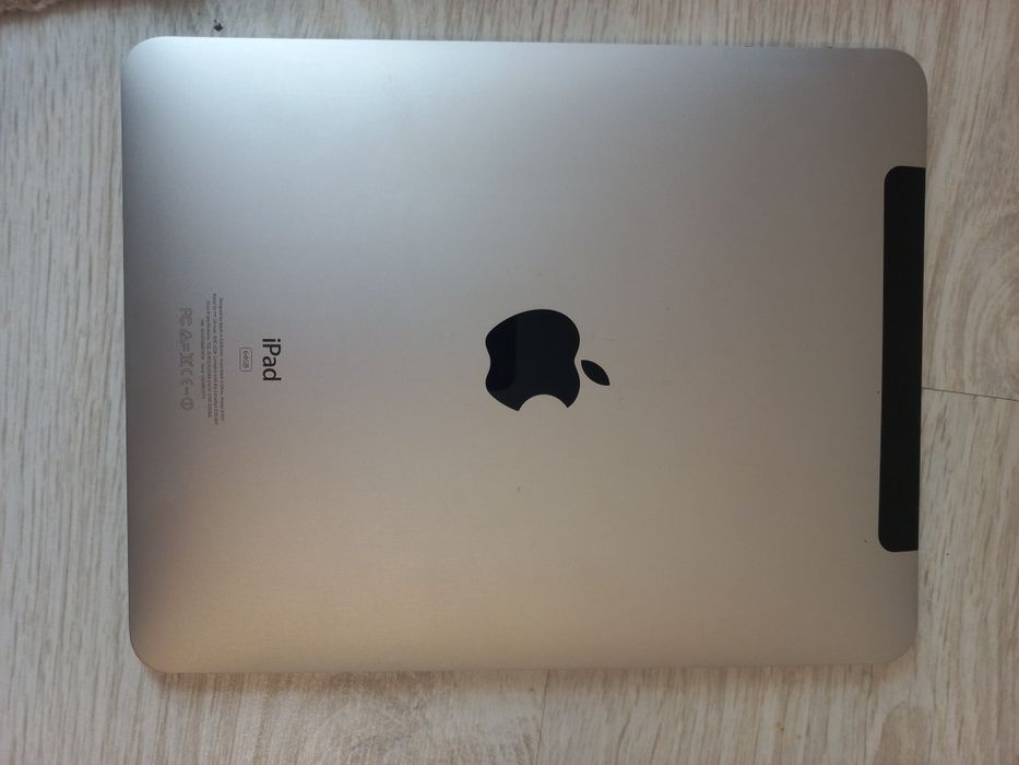 Планшет Apple iPad (MC497LL/A)