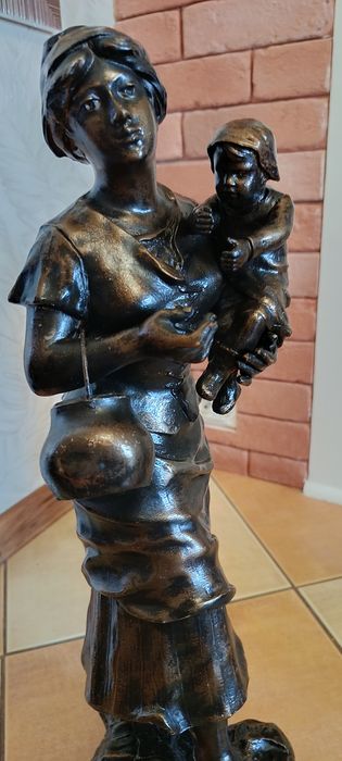 Stare - rzeźby figurki