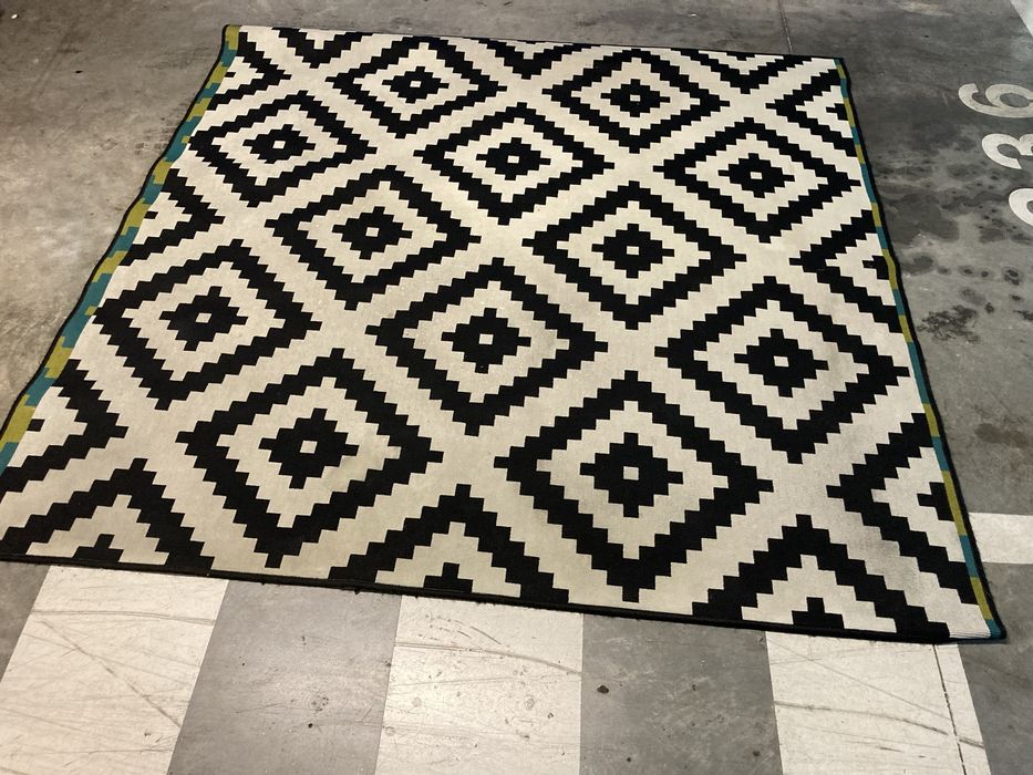 Tapete retangular amarelo outro quadrado ikeia