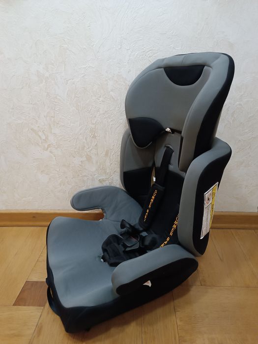 Дитяче автокрісло