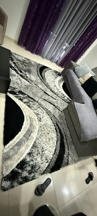 Carpete em muito bom estado.