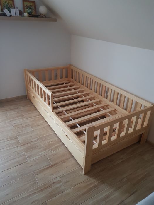 Łóżeczko,łóżko dziecięce.