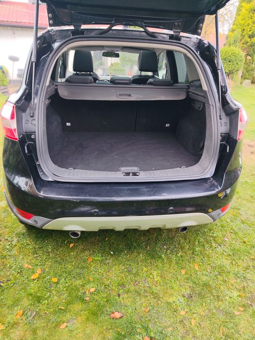 Ford Kuga uszkodzony