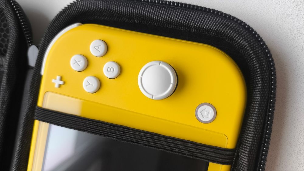 Нова Nintendo Switch Lite + ігри, SD 128 Gb, чохол, захисне скло