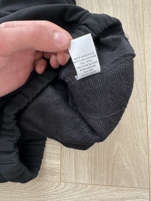 Шорти есеншел Essentials