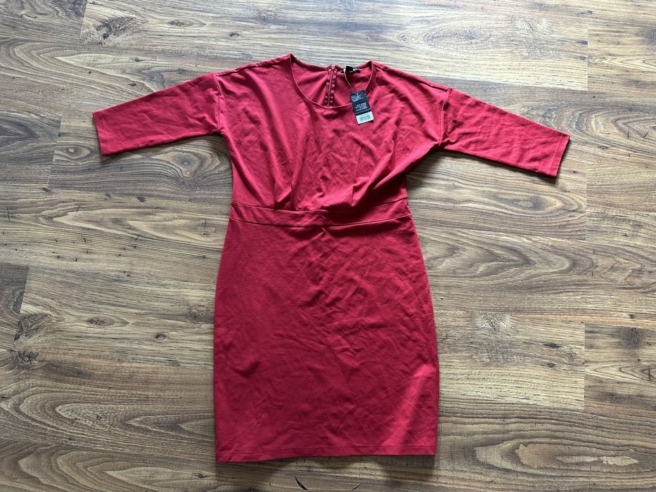 Czerwona sukienka 42/44 esmara elegancka