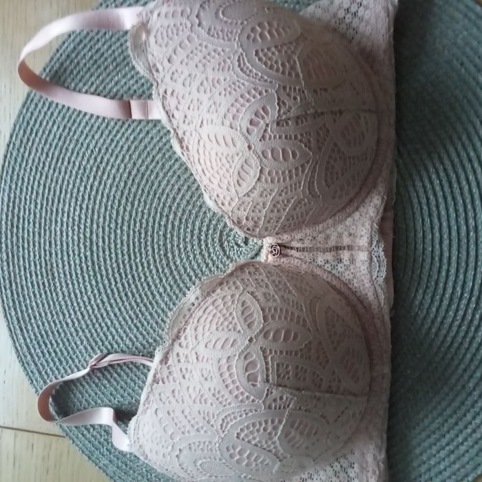 Biustonosz push up, koronkowy Esotiq 70D