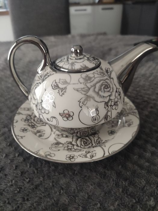 Zestaw porcelanowy do herbaty DRULINE piękny
