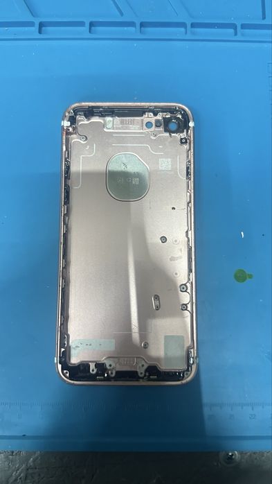 Продам корпус від iPhone 7
