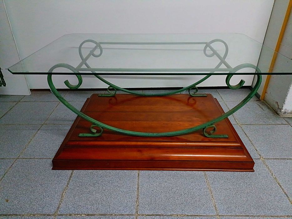 Mesa de Sala de Estar de Cerejeira e Ferro com Vidro